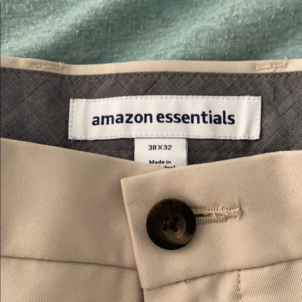 Brand New Men’s 38/32 Khaki Dress Pants